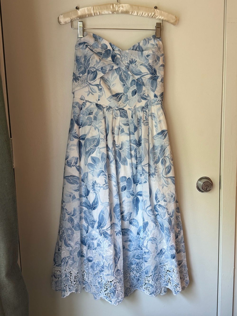 White House Black Market NWT Floral Convertable Embroidered Midi Dress Size 4